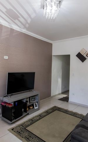 Casa à venda com 151m², 3 quartos e 2 vagas Casa à venda com 151m², 3 quartos e 2 vagasSala
