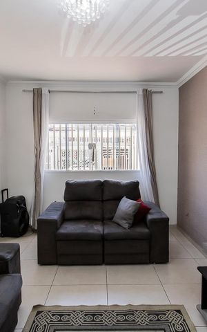Casa à venda com 151m², 3 quartos e 2 vagas Casa à venda com 151m², 3 quartos e 2 vagasSala