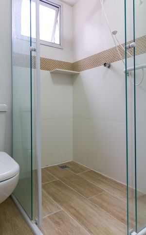 Apartamento à venda com 130m², 3 quartos e 1 vaga Apartamento à venda com 130m², 3 quartos e 1 vagaBanheiro da Suíte