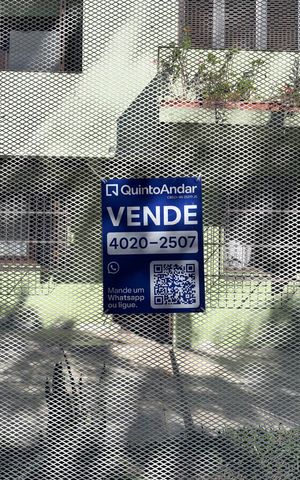 Casa à venda com 280m², 5 quartos e 6 vagas Casa à venda com 280m², 5 quartos e 6 vagasPlaca