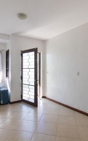Casa à venda com 280m², 5 quartos e 6 vagas Casa à venda com 280m², 5 quartos e 6 vagasCobertura - Sala