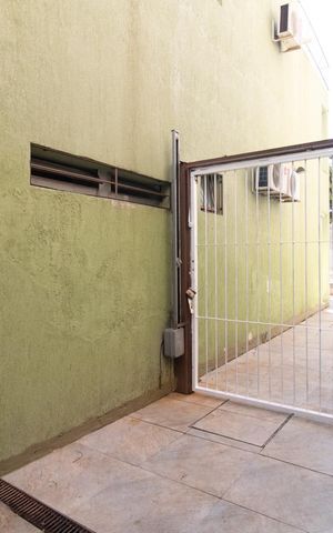 Casa à venda com 280m², 5 quartos e 6 vagas Casa à venda com 280m², 5 quartos e 6 vagasÁrea comum
