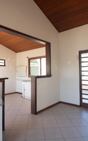 Casa à venda com 280m², 5 quartos e 6 vagas Casa à venda com 280m², 5 quartos e 6 vagasCobertura