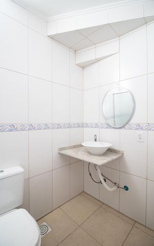 Casa à venda com 280m², 5 quartos e 6 vagas Casa à venda com 280m², 5 quartos e 6 vagasCobertura - banheiro