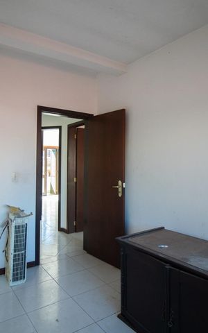 Casa à venda com 280m², 5 quartos e 6 vagas Casa à venda com 280m², 5 quartos e 6 vagasQuarto 1