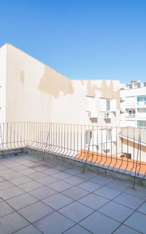 Casa à venda com 280m², 5 quartos e 6 vagas Casa à venda com 280m², 5 quartos e 6 vagasSacada da Cobertura