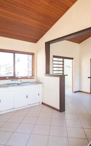 Casa à venda com 280m², 5 quartos e 6 vagas Casa à venda com 280m², 5 quartos e 6 vagasCobertura