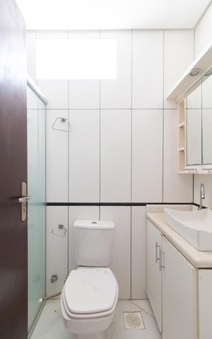 Casa à venda com 280m², 5 quartos e 6 vagas Casa à venda com 280m², 5 quartos e 6 vagasBanheiro da Suíte