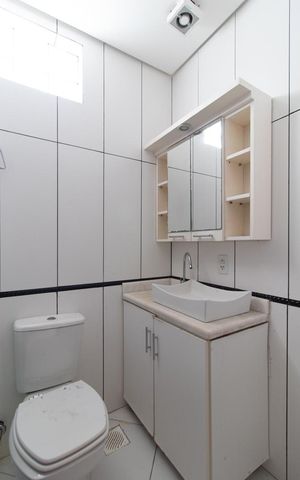 Casa à venda com 280m², 5 quartos e 6 vagas Casa à venda com 280m², 5 quartos e 6 vagasBanheiro da Suíte