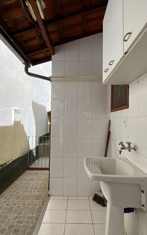 Casa à venda com 660m², 3 quartos e 10 vagas Casa à venda com 660m², 3 quartos e 10 vagasÁrea de Serviço
