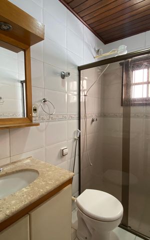 Casa à venda com 660m², 3 quartos e 10 vagas Casa à venda com 660m², 3 quartos e 10 vagasBanheiro da Suíte