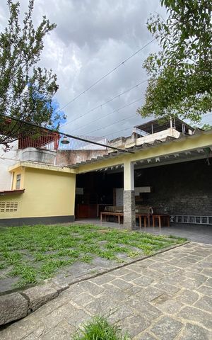 Casa à venda com 660m², 3 quartos e 10 vagas Casa à venda com 660m², 3 quartos e 10 vagasEspaço Gourmet