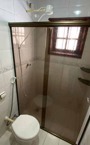 Casa à venda com 660m², 3 quartos e 10 vagas Casa à venda com 660m², 3 quartos e 10 vagasBanheiro da Suíte