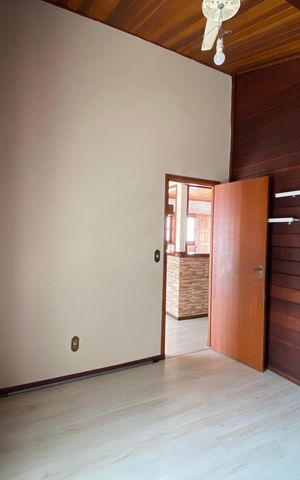 Casa à venda com 660m², 3 quartos e 10 vagas Casa à venda com 660m², 3 quartos e 10 vagasQuarto 1