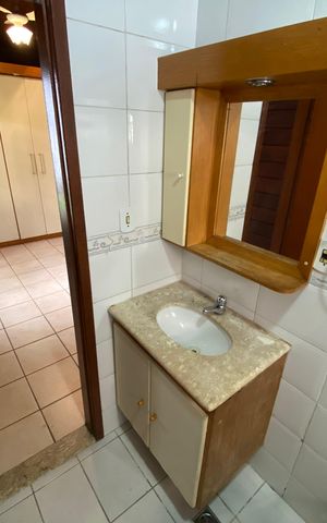 Casa à venda com 660m², 3 quartos e 10 vagas Casa à venda com 660m², 3 quartos e 10 vagasBanheiro da Suíte