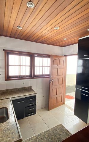 Casa à venda com 660m², 3 quartos e 10 vagas Casa à venda com 660m², 3 quartos e 10 vagasCozinha