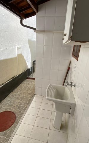 Casa à venda com 660m², 3 quartos e 10 vagas Casa à venda com 660m², 3 quartos e 10 vagasÁrea de Serviço