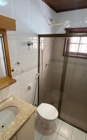 Casa à venda com 660m², 3 quartos e 10 vagas Casa à venda com 660m², 3 quartos e 10 vagasBanheiro da Suíte