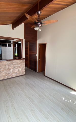 Casa à venda com 660m², 3 quartos e 10 vagas Casa à venda com 660m², 3 quartos e 10 vagasSala
