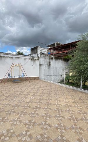 Casa à venda com 660m², 3 quartos e 10 vagas Casa à venda com 660m², 3 quartos e 10 vagasQuintal