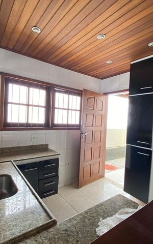 Casa à venda com 660m², 3 quartos e 10 vagas Casa à venda com 660m², 3 quartos e 10 vagasCozinha
