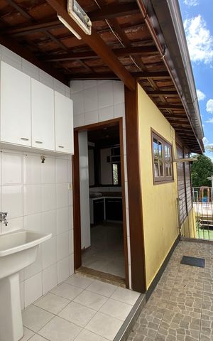 Casa à venda com 660m², 3 quartos e 10 vagas Casa à venda com 660m², 3 quartos e 10 vagasÁrea de Serviço