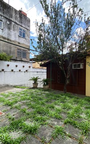 Casa à venda com 660m², 3 quartos e 10 vagas Casa à venda com 660m², 3 quartos e 10 vagasQuintal