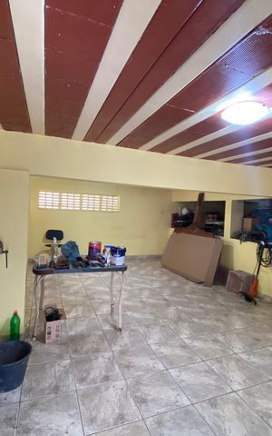 Casa à venda com 660m², 3 quartos e 10 vagas Casa à venda com 660m², 3 quartos e 10 vagasSótão