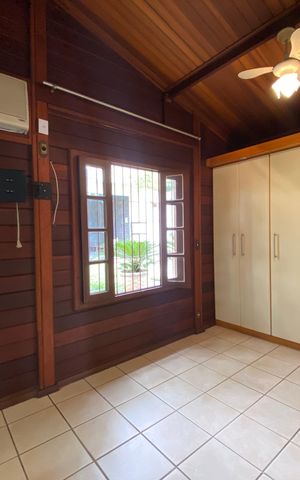Casa à venda com 660m², 3 quartos e 10 vagas Casa à venda com 660m², 3 quartos e 10 vagasSuíte