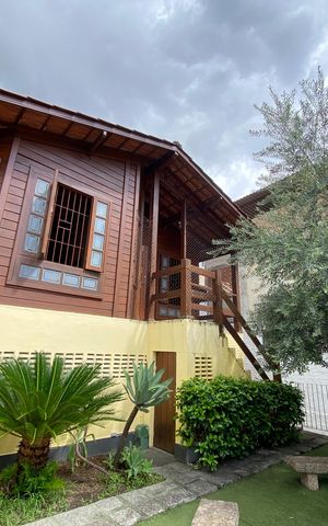 Casa à venda com 660m², 3 quartos e 10 vagas Casa à venda com 660m², 3 quartos e 10 vagasQuintal