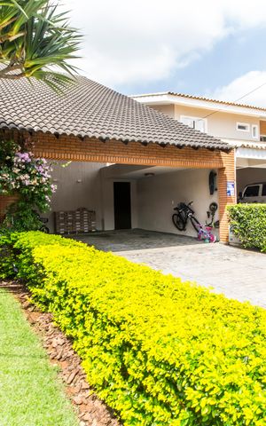 Casa de condomínio à venda com 384m², 3 quartos e 4 vagas Casa de condomínio à venda com 384m², 3 quartos e 4 vagasFachada do Prédio