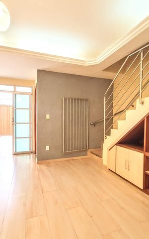 Casa para alugar com 80m², 3 quartos e 1 vaga Casa para alugar com 80m², 3 quartos e 1 vagaSala