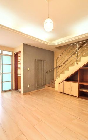 Casa para alugar com 80m², 3 quartos e 1 vaga Casa para alugar com 80m², 3 quartos e 1 vagaSala