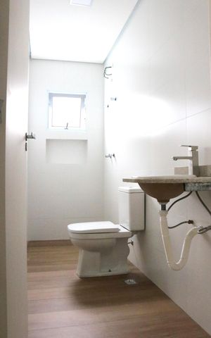Casa para alugar com 75m², 2 quartos e 2 vagasBanheiro Social