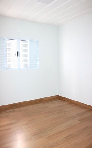 Casa para alugar com 75m², 2 quartos e 2 vagasQuarto 1