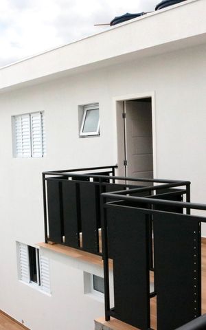 Casa para alugar com 75m², 2 quartos e 2 vagasFachada superior