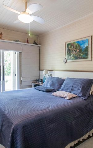 Casa à venda com 250m², 3 quartos e 4 vagasSuíte