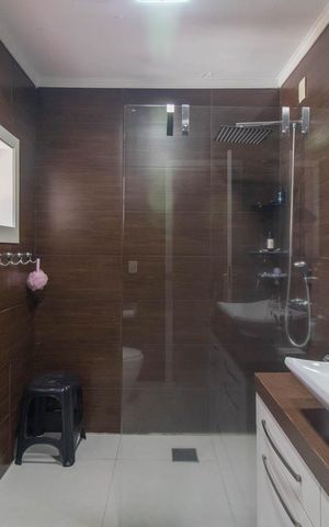Casa à venda com 250m², 3 quartos e 4 vagasBanheiro social