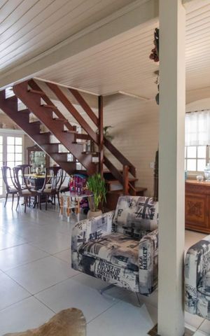 Casa à venda com 250m², 3 quartos e 4 vagasSala