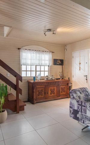Casa à venda com 250m², 3 quartos e 4 vagasSala