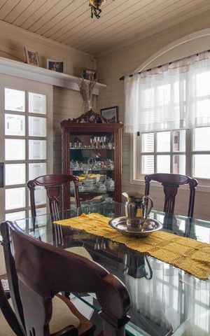 Casa à venda com 250m², 3 quartos e 4 vagasSala
