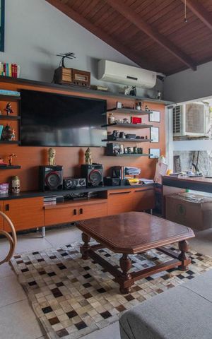 Casa à venda com 250m², 3 quartos e 4 vagasÁrea comum