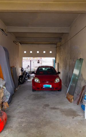 Casa à venda com 250m², 5 quartos e 4 vagas Casa à venda com 250m², 5 quartos e 4 vagasGaragem
