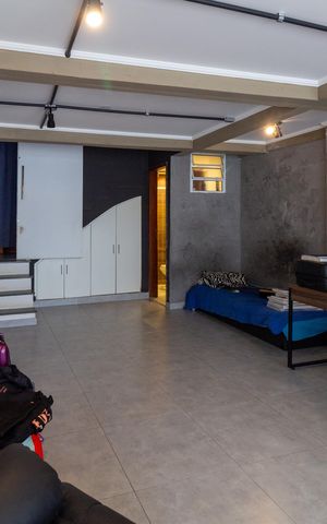 Casa à venda com 194m², 4 quartos e 2 vagas Casa à venda com 194m², 4 quartos e 2 vagasSuite 1