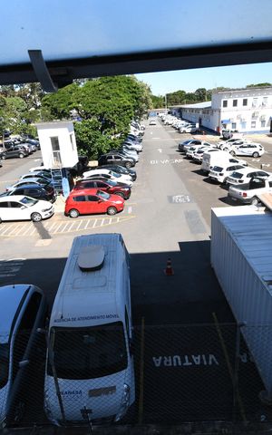 Apartamento à venda com 91m², 3 quartos e 1 vagaÁrea de Serviço Vista