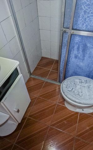 Casa para alugar com 55m², 1 quarto e 1 vaga Casa para alugar com 55m², 1 quarto e 1 vagaBanheiro