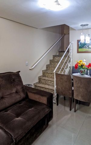 Casa de condomínio à venda com 103m², 2 quartos e 2 vagas Casa de condomínio à venda com 103m², 2 quartos e 2 vagasSala