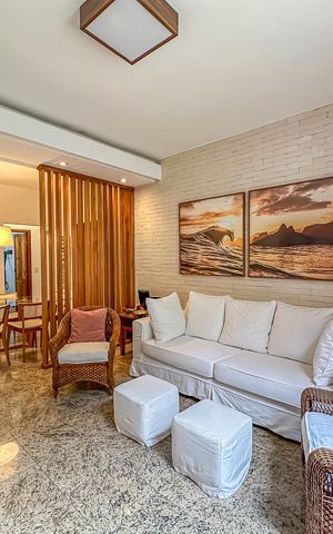 Casa à venda com 300m², 5 quartos e 1 vaga Casa à venda com 300m², 5 quartos e 1 vagaSala