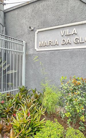 Casa à venda com 300m², 5 quartos e 1 vaga Casa à venda com 300m², 5 quartos e 1 vagaFachada