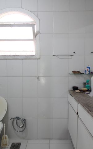 Casa à venda com 500m², 4 quartos e 4 vagasSuíte 1 - Banheiro